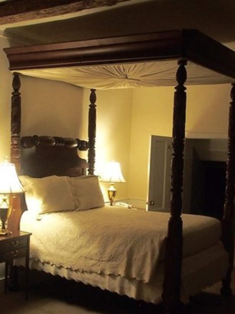 Wayside Inn image