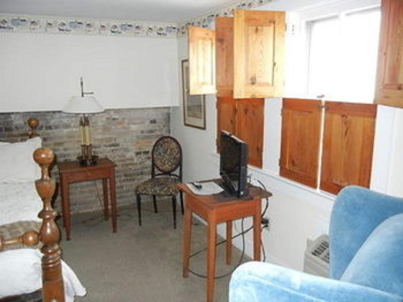 Wayside Inn image