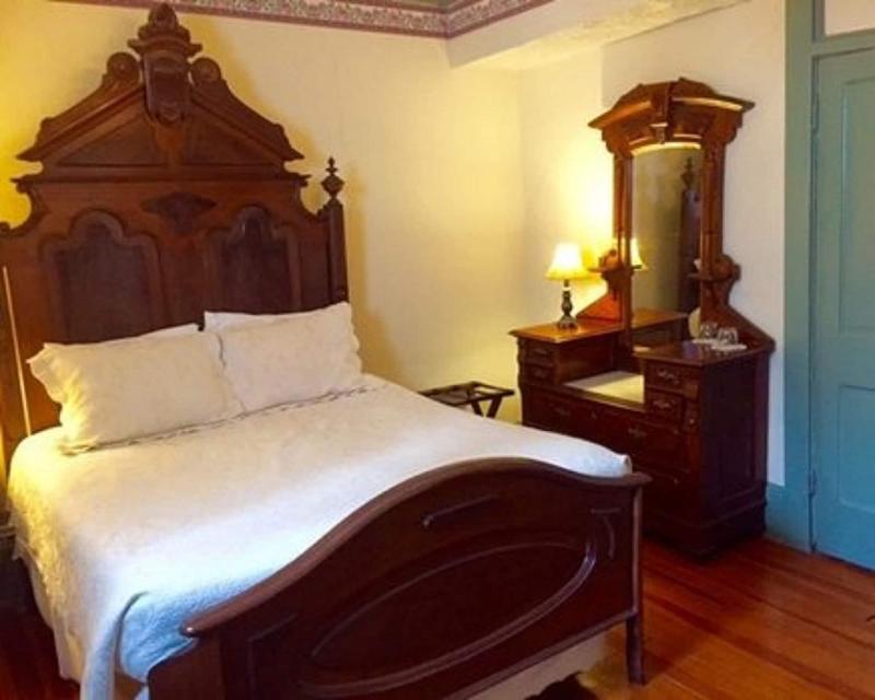 Wayside Inn image