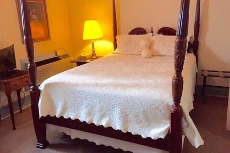 Wayside Inn image