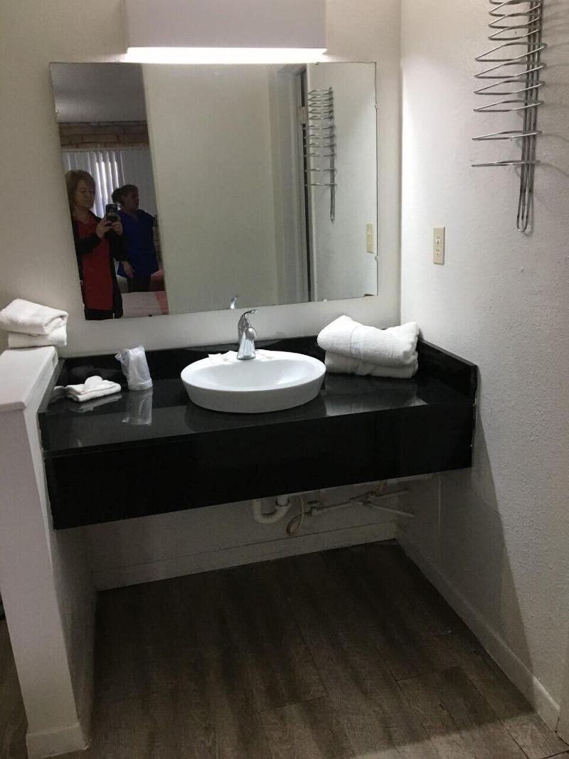 Sands Motel image