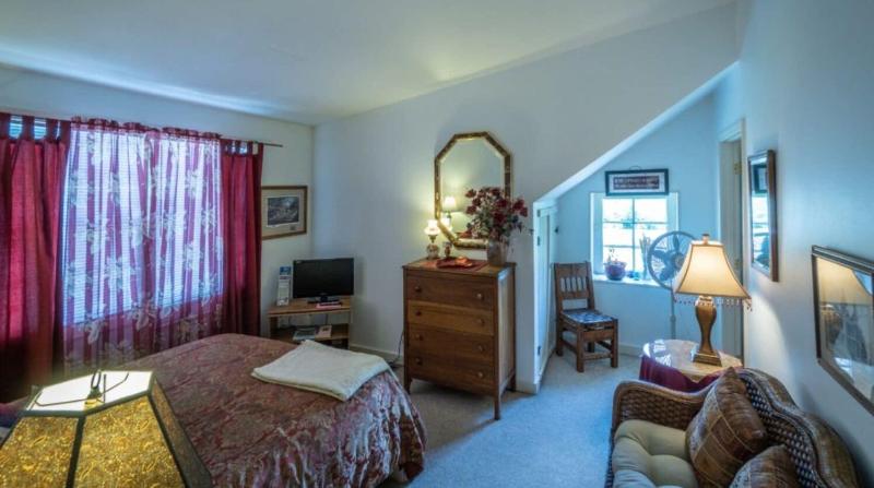 Stone Haus Bed & Breakfast image