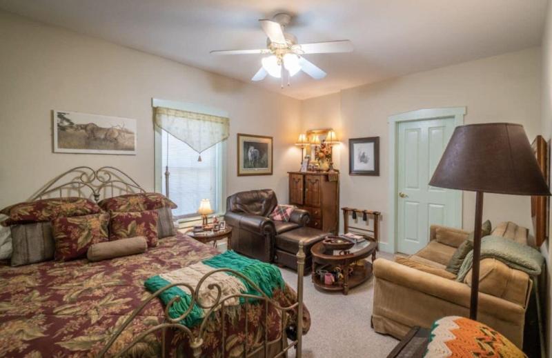 Stone Haus Bed & Breakfast image