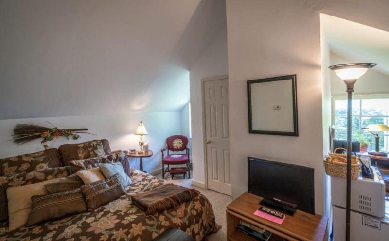 Stone Haus Bed & Breakfast image