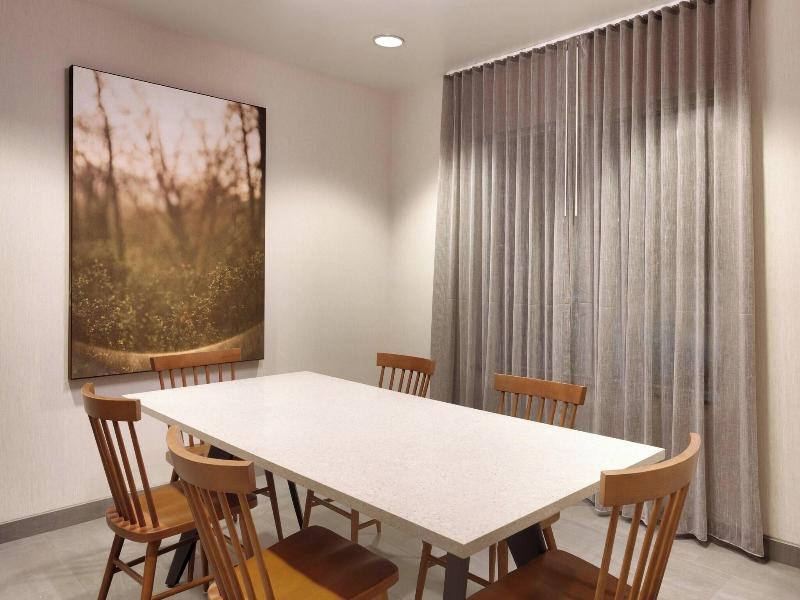 Fairfield Inn And Suites By Marriott Roswell