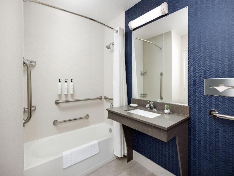 Fairfield Inn And Suites By Marriott Roswell image