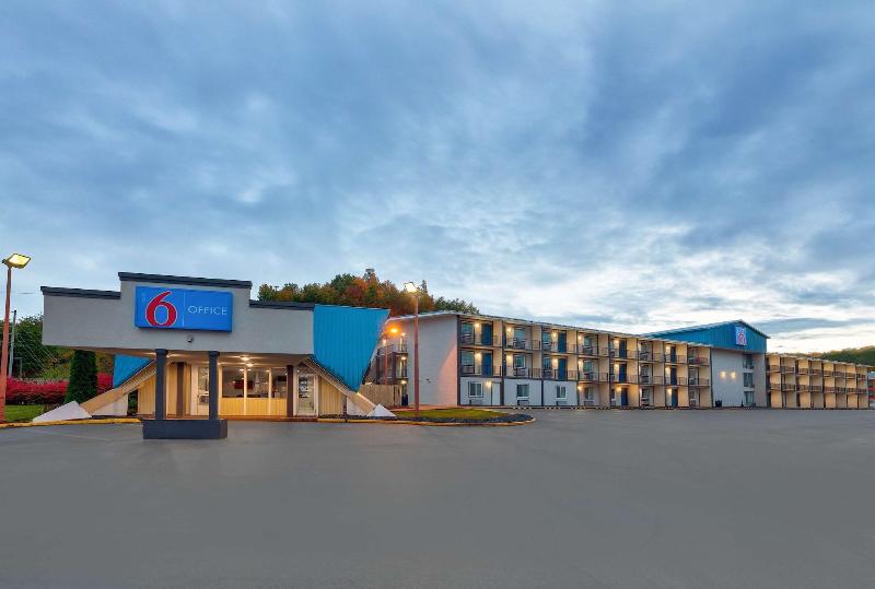 Landmark Inn image