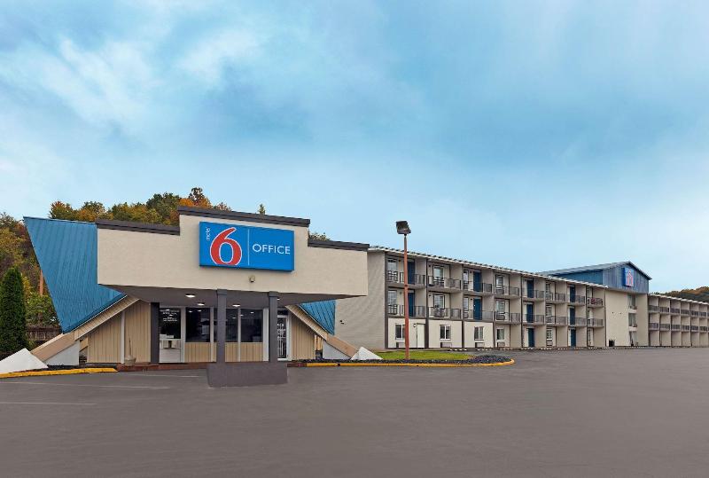Landmark Inn image