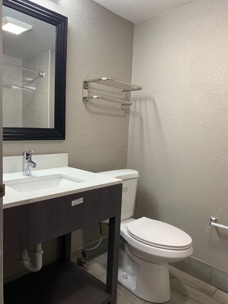 Landmark Inn image