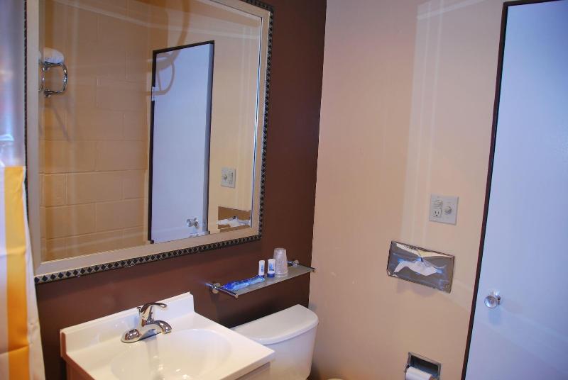 Imperial Motel image