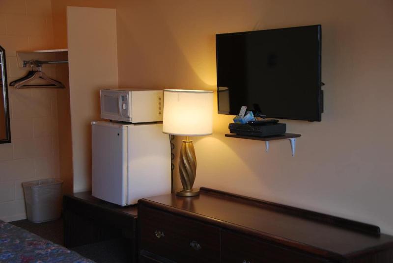 Imperial Motel image
