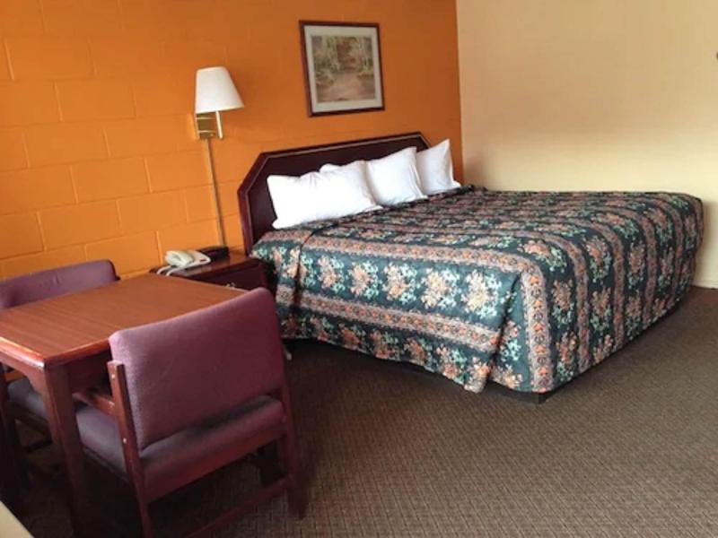 Imperial Motel image