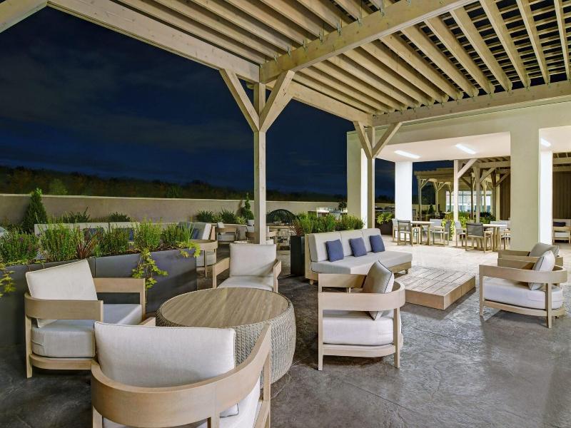 Courtyard By Marriott Hamilton image