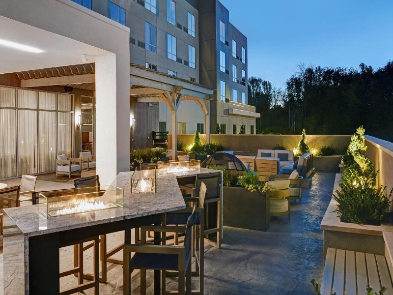 Courtyard By Marriott Hamilton image