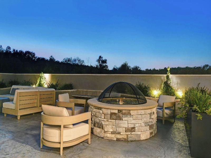 Courtyard By Marriott Hamilton image