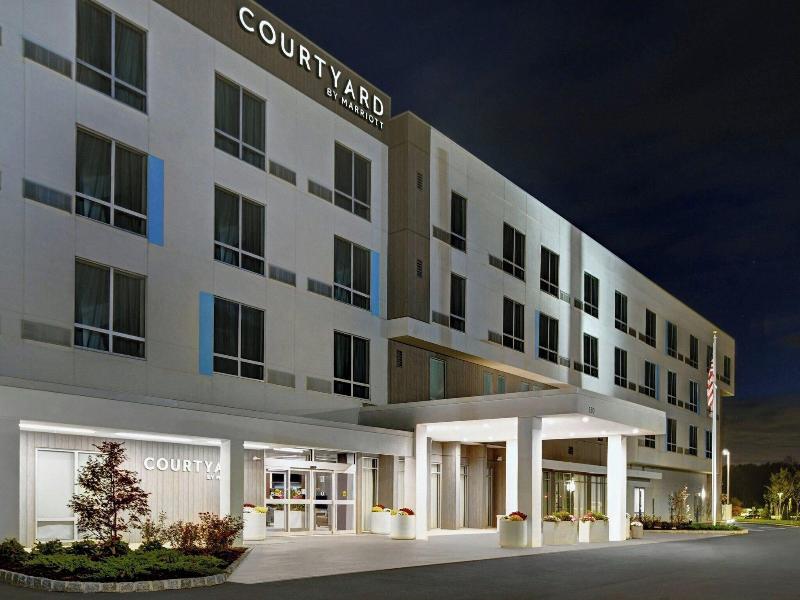 Courtyard By Marriott Hamilton image