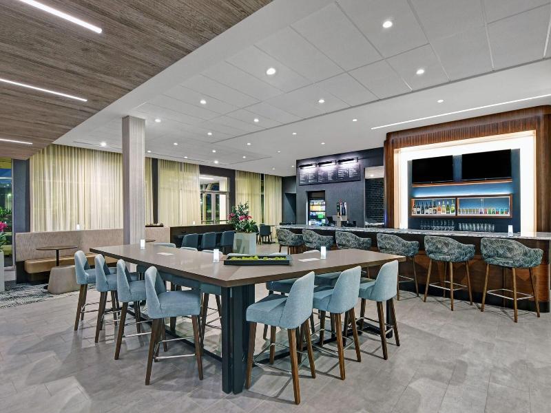 Courtyard By Marriott Hamilton image