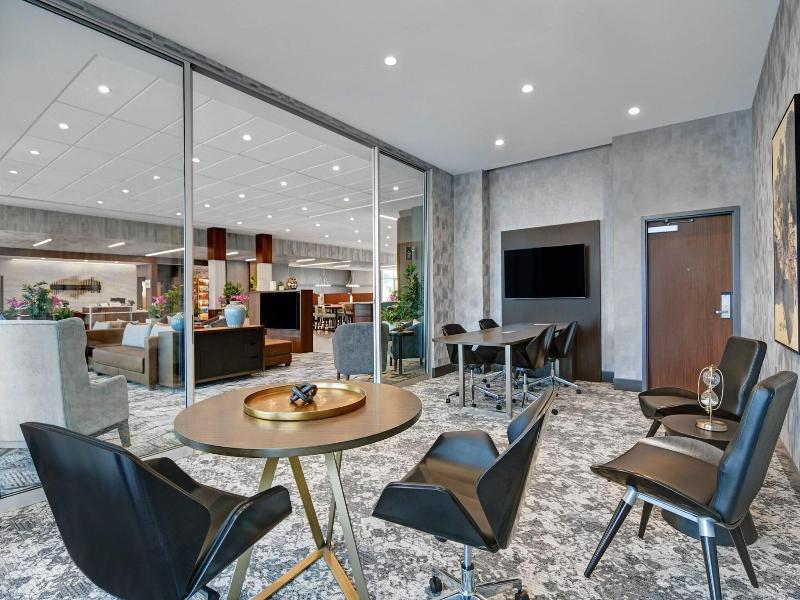 Courtyard By Marriott Hamilton image