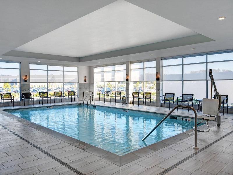 Courtyard By Marriott Hamilton image