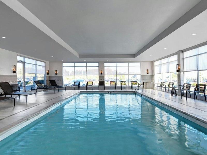 Courtyard By Marriott Hamilton image