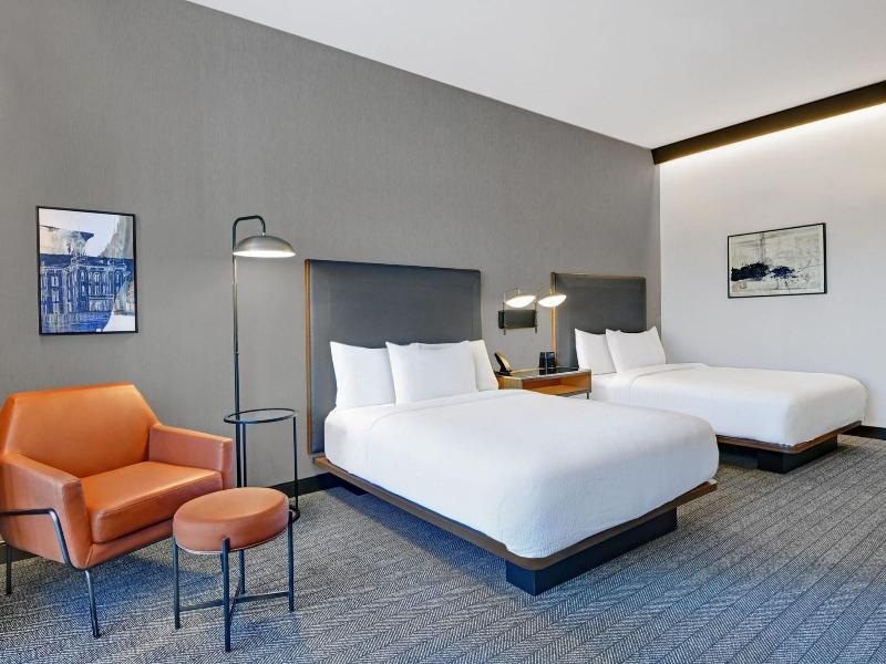 Courtyard By Marriott Hamilton image