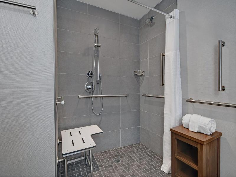 Courtyard By Marriott Hamilton image