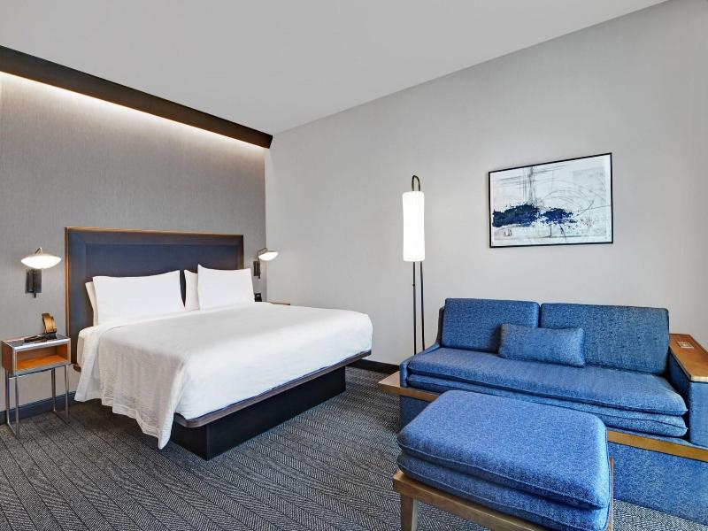 Courtyard By Marriott Hamilton image