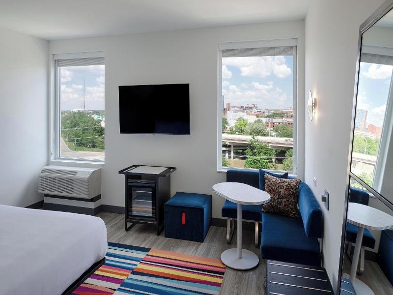 Aloft Columbus University District image