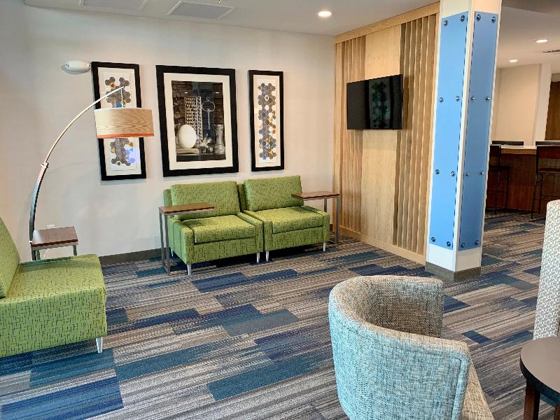 Holiday Inn Express & Sts Phoenix N - Happy Valley image