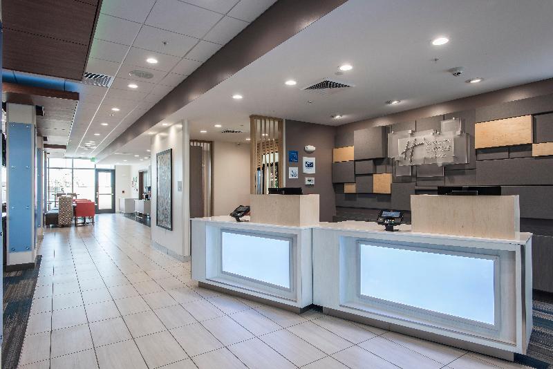 Holiday Inn Express & Sts Phoenix N - Happy Valley image