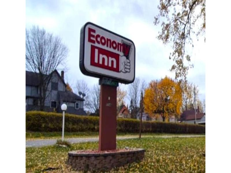 Economy Inn Cadillac MI by Hotel O