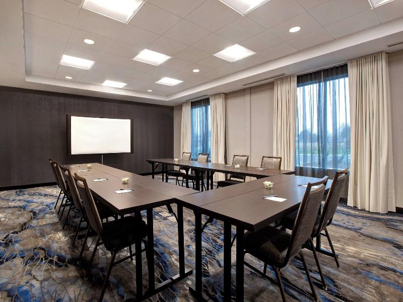 Fairfield Inn & Suites by Marriott Chicago Bolingb image