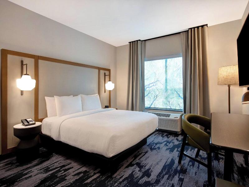 Fairfield Inn & Suites by Marriott Chicago Bolingb image
