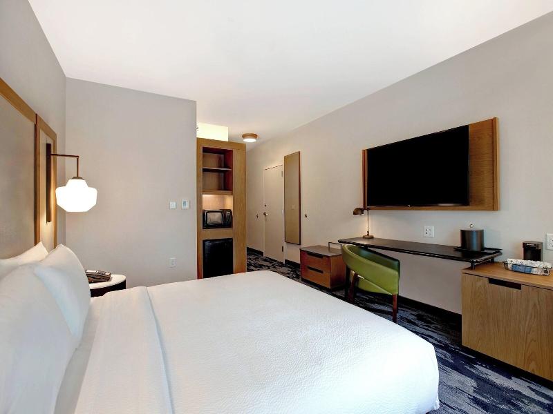 Fairfield Inn & Suites by Marriott Chicago Bolingb image