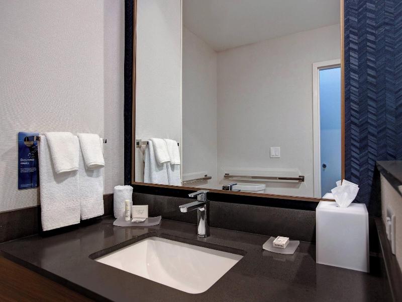 Fairfield Inn & Suites by Marriott Chicago Bolingb image