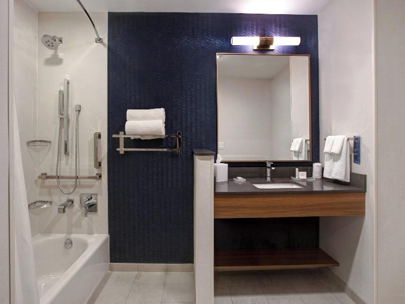 Fairfield Inn & Suites by Marriott Chicago Bolingb image
