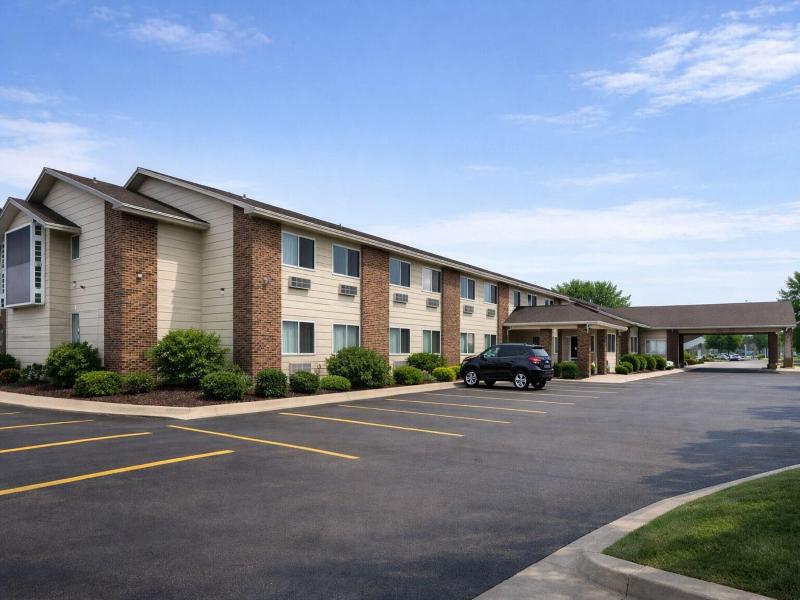 Fireside Inn & Suites
