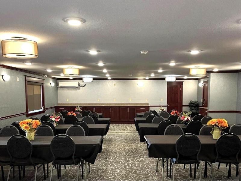 Fireside Inn & Suites