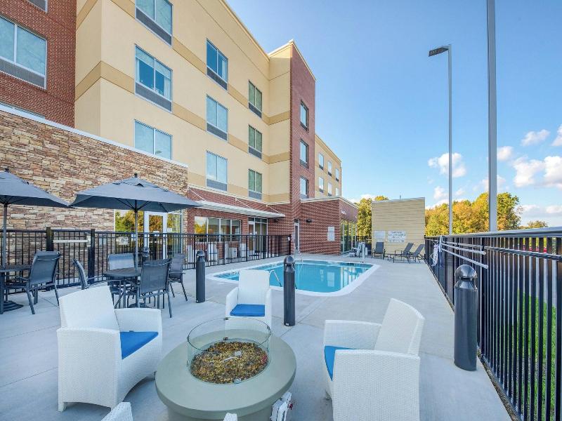 Fairfield Inn & Suites by Marriott Charlotte Belmo image