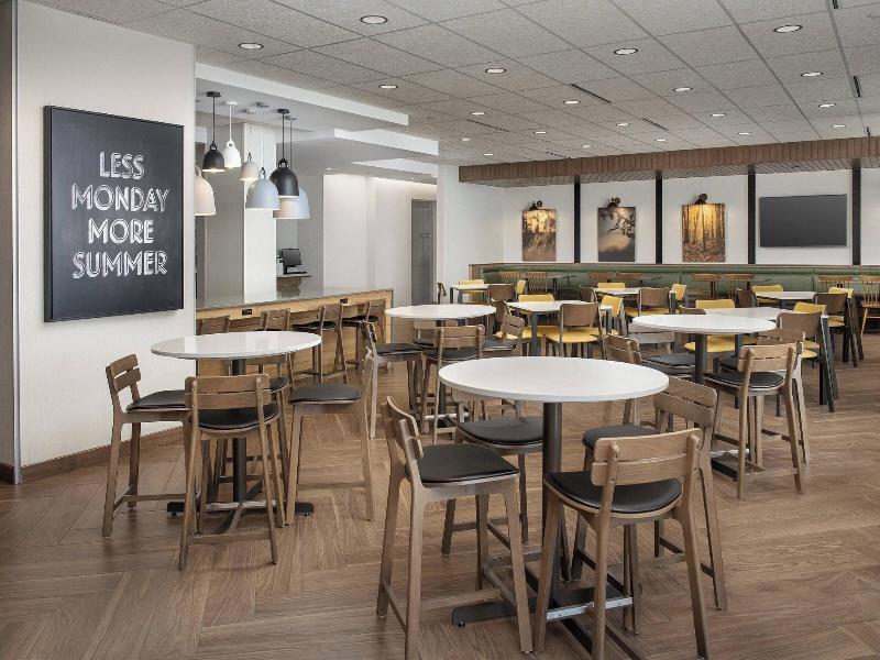 Fairfield Inn & Suites by Marriott Santa Rosa Rohn image