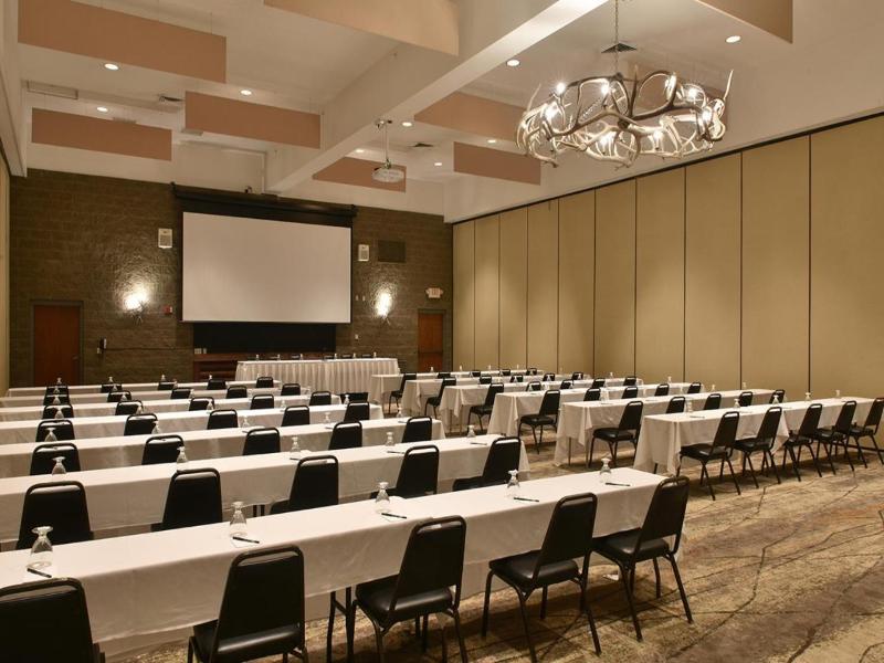 Cedar Creek Hotel Wausau - Rothschild image