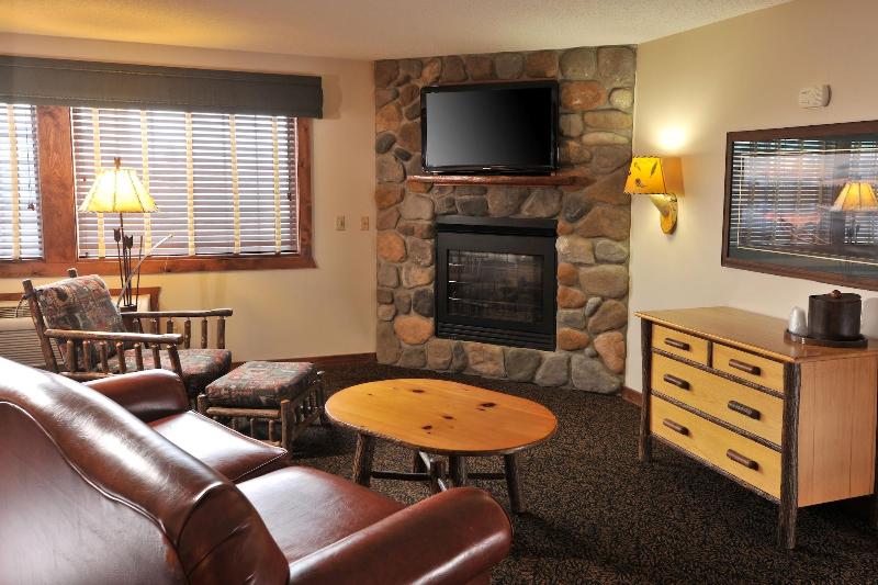 Cedar Creek Hotel Wausau - Rothschild image