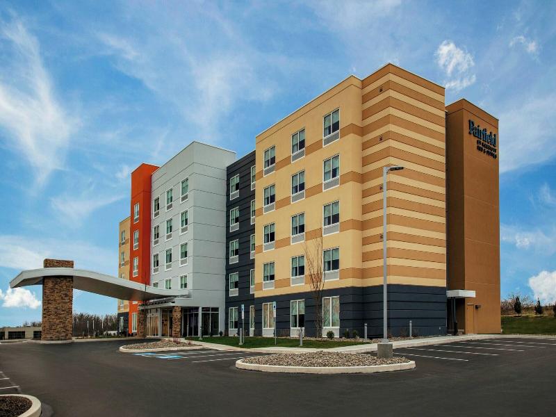 Fairfield Inn & Suites by Marriott Harrisburg West image