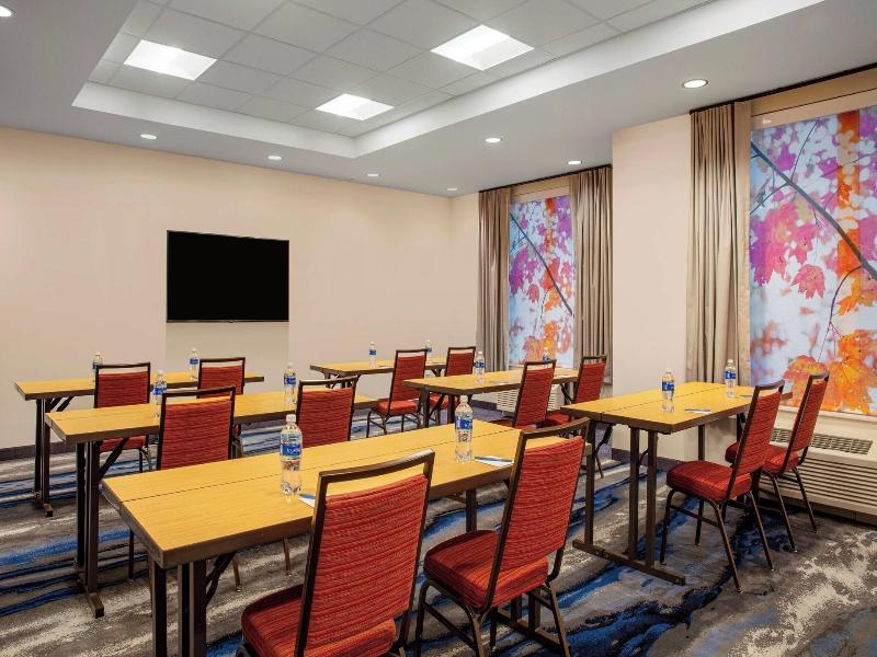 Fairfield Inn & Suites by Marriott Harrisburg West image