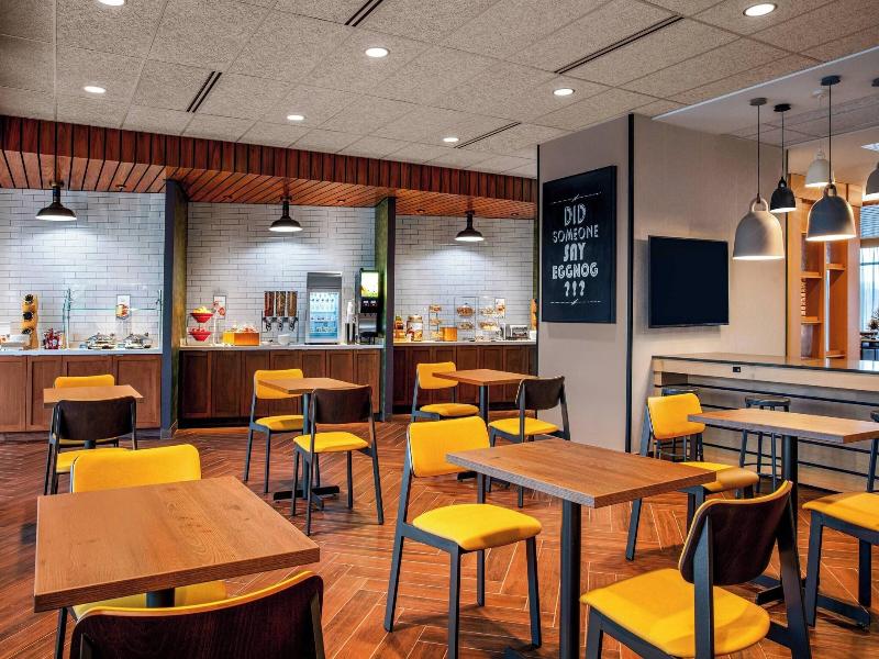 Fairfield Inn & Suites by Marriott Harrisburg West image