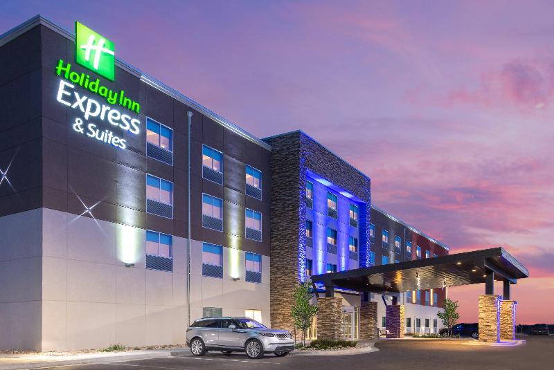 Holiday Inn Express & Suites Colorado Springs I-25 image