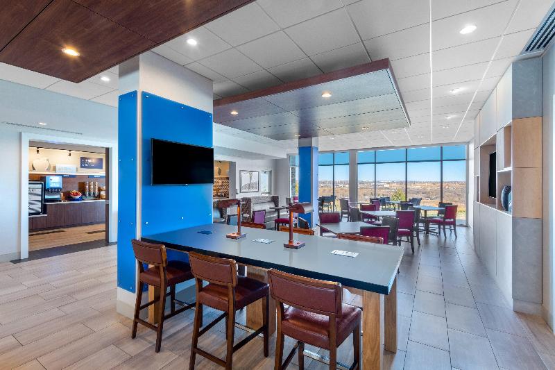 Holiday Inn Express & Suites Colorado Springs I-25 image