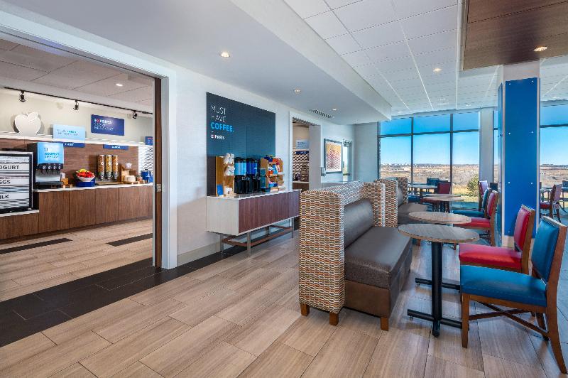 Holiday Inn Express & Suites Colorado Springs I-25 image