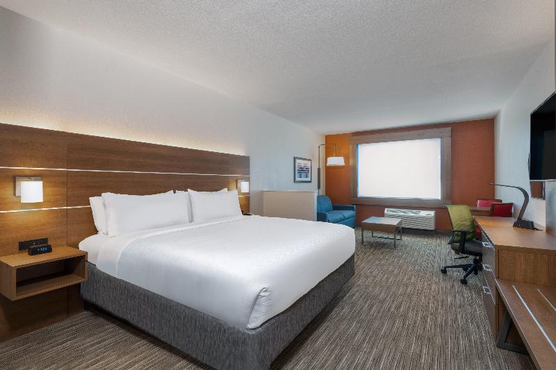 Holiday Inn Express & Suites Colorado Springs I-25 image