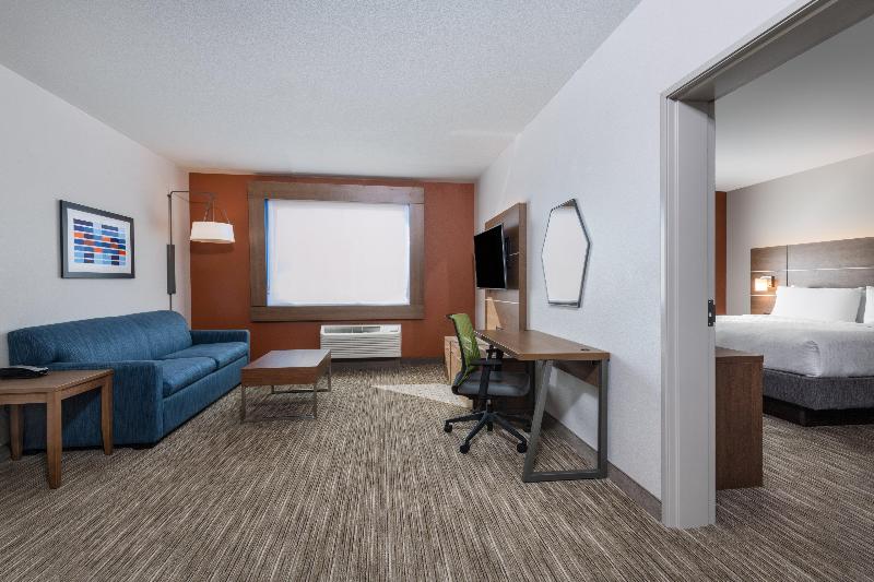 Holiday Inn Express & Suites Colorado Springs I-25 image